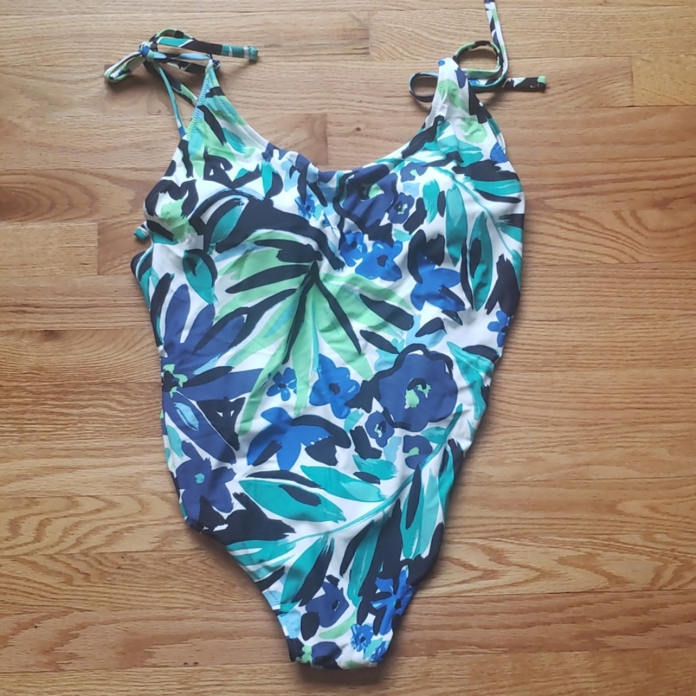 Aerie American Eagle floral XXL NWT Bathing suit